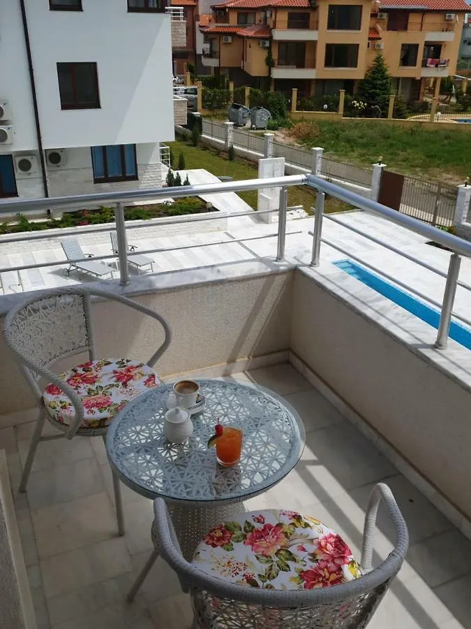 Emerald Hills Aparthotel Sozopol 0*,