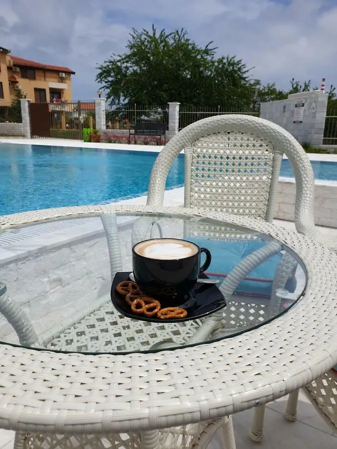 Emerald Hills Aparthotel Sozopol
